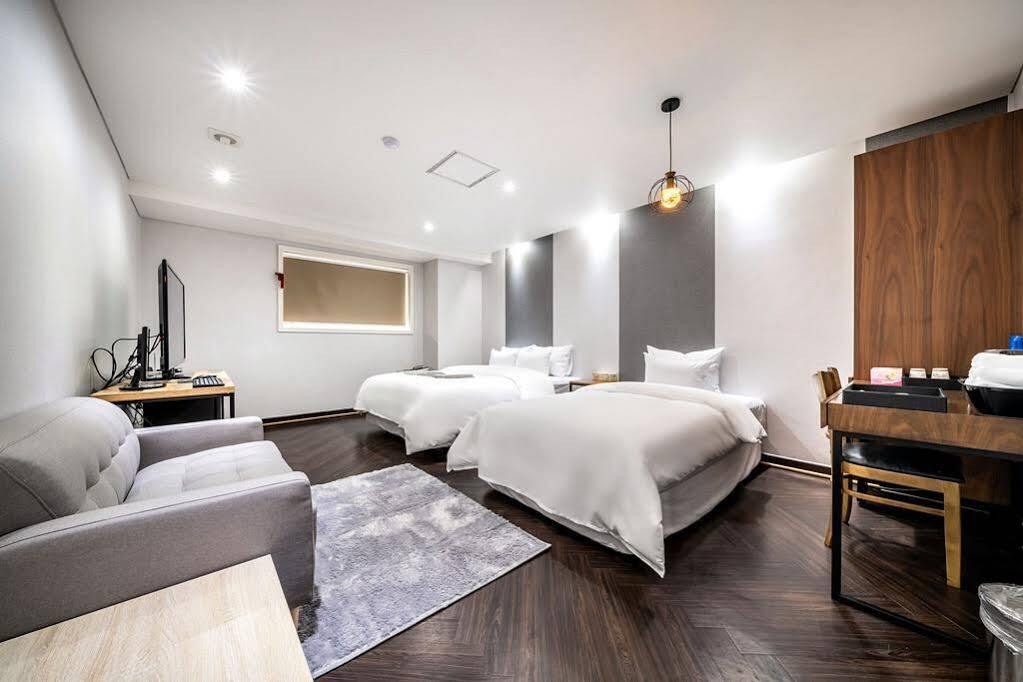 The Hotel Bon Suwon Zewnętrze zdjęcie