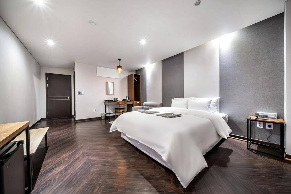 The Hotel Bon Suwon Zewnętrze zdjęcie