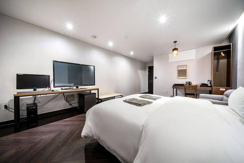 The Hotel Bon Suwon Zewnętrze zdjęcie